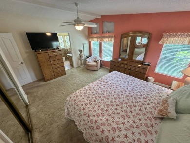 This well cared for 2-bedroom, 2 bathrooms Palm Harbor home on Del Tura Golf and Country Club in Florida - for sale on GolfHomes.com, golf home, golf lot
