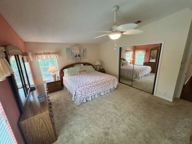 This well cared for 2-bedroom, 2 bathrooms Palm Harbor home on Del Tura Golf and Country Club in Florida - for sale on GolfHomes.com, golf home, golf lot