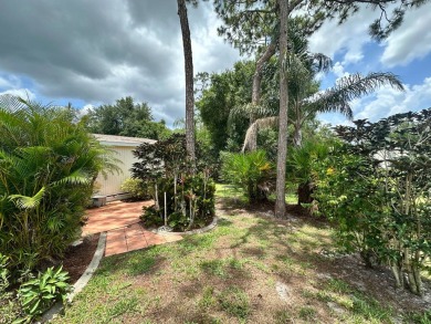 This well cared for 2-bedroom, 2 bathrooms Palm Harbor home on Del Tura Golf and Country Club in Florida - for sale on GolfHomes.com, golf home, golf lot