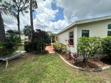 This well cared for 2-bedroom, 2 bathrooms Palm Harbor home on Del Tura Golf and Country Club in Florida - for sale on GolfHomes.com, golf home, golf lot