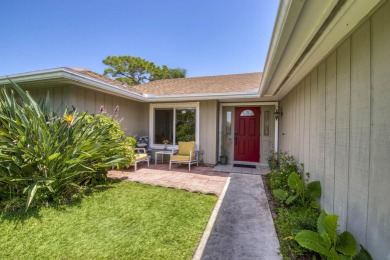 This beautifully updated 3 bedroom, 2 bath pool home is truly on Heritage Ridge Golf Club in Florida - for sale on GolfHomes.com, golf home, golf lot