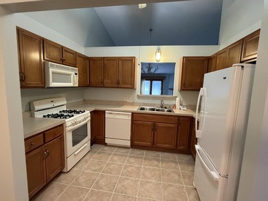 Fabulous west side location condo available in Fairway Estates on Inwood Golf Course in Illinois - for sale on GolfHomes.com, golf home, golf lot