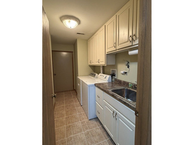 Fabulous west side location condo available in Fairway Estates on Inwood Golf Course in Illinois - for sale on GolfHomes.com, golf home, golf lot