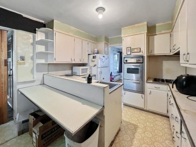 Don't miss your opportunity to own this brick, ranch home on Lincoln Oaks Golf Course in Illinois - for sale on GolfHomes.com, golf home, golf lot