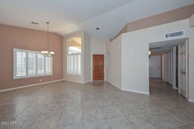 Light& bright! 2 bedrooms,2 baths,end unit casita. Diagonal tile on Westbrook Village / Vista Golf Course in Arizona - for sale on GolfHomes.com, golf home, golf lot