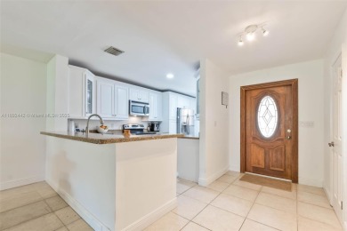 Bright and Spacious 2 Bed +Den/2.5 Bath Townhouse in beautiful on  in Florida - for sale on GolfHomes.com, golf home, golf lot