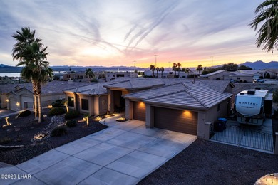 Welcome to this beautifully appointed retreat on a 1/3 acre lot on London Bridge Golf Course in Arizona - for sale on GolfHomes.com, golf home, golf lot