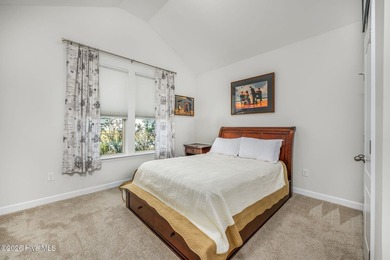 Beautifully maintained 2018 move-in ready single-level home with on Farmstead Golf Links in North Carolina - for sale on GolfHomes.com, golf home, golf lot