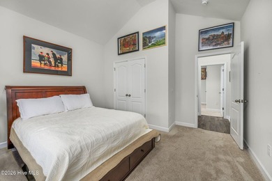 Beautifully maintained 2018 move-in ready single-level home with on Farmstead Golf Links in North Carolina - for sale on GolfHomes.com, golf home, golf lot