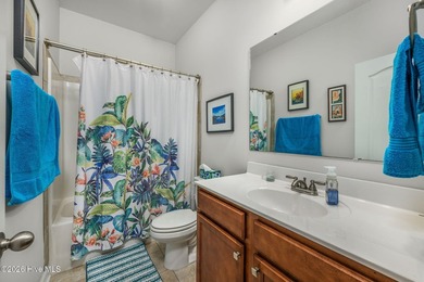 Beautifully maintained 2018 move-in ready single-level home with on Farmstead Golf Links in North Carolina - for sale on GolfHomes.com, golf home, golf lot