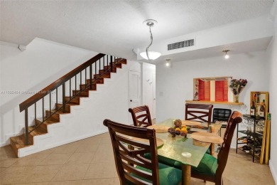 Welcome to your ideal 2 BD | 2.5 BA townhome in the heart of on Inverrary Country Club in Florida - for sale on GolfHomes.com, golf home, golf lot