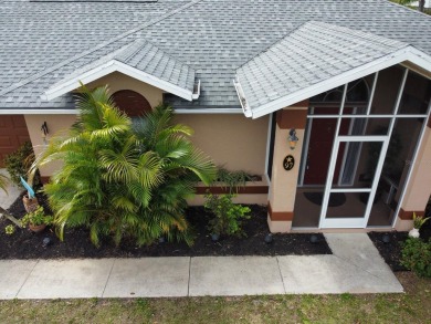 Don't miss out on this lovely 3 bedroom, 2 bath, 2 car garage on Pinemoor West Golf Club in Florida - for sale on GolfHomes.com, golf home, golf lot