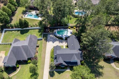 This delightful 3 bedroom/3.5 bath traditional style home is on Highland Oaks Golf Course in Alabama - for sale on GolfHomes.com, golf home, golf lot