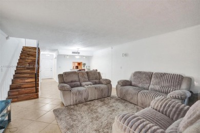 Welcome to your ideal 2 BD | 2.5 BA townhome in the heart of on Inverrary Country Club in Florida - for sale on GolfHomes.com, golf home, golf lot