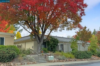 Immaculate 1 bedroom, 1 bath level-in Mendocino model. This on Rossmoor Golf Course in California - for sale on GolfHomes.com, golf home, golf lot