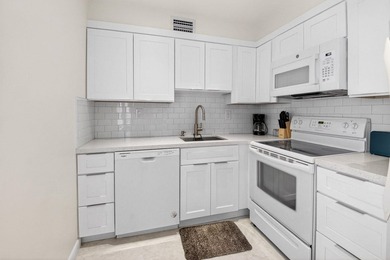 Welcome to Delray Beach! This move-in ready Kings Point condo is on Kings Point Golf -Flanders Way in Florida - for sale on GolfHomes.com, golf home, golf lot