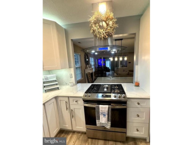 Welcome to 124 Willet Way located in the highly sought-after 55+ on Ron Jaworskis RiverWinds Golf and Tennis Club in New Jersey - for sale on GolfHomes.com, golf home, golf lot