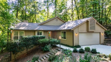 Welcome to this 3 bedroom, 3 bathroom spacious home in the on Keowee Key Golf and Country Club in South Carolina - for sale on GolfHomes.com, golf home, golf lot