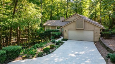 Welcome to this 3 bedroom, 3 bathroom spacious home in the on Keowee Key Golf and Country Club in South Carolina - for sale on GolfHomes.com, golf home, golf lot