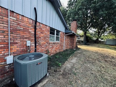 For Sale - Spacious 3 Bed / 2 Bath Home + Workshop | Midwest on Midwest City Municipal Golf Course in Oklahoma - for sale on GolfHomes.com, golf home, golf lot