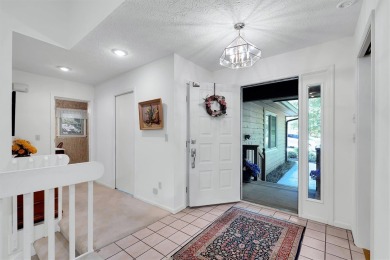 Welcome to this 3 bedroom, 3 bathroom spacious home in the on Keowee Key Golf and Country Club in South Carolina - for sale on GolfHomes.com, golf home, golf lot