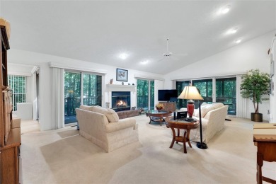 Welcome to this 3 bedroom, 3 bathroom spacious home in the on Keowee Key Golf and Country Club in South Carolina - for sale on GolfHomes.com, golf home, golf lot