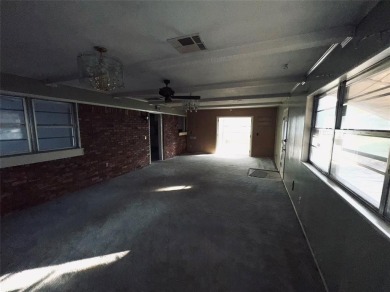 For Sale - Spacious 3 Bed / 2 Bath Home + Workshop | Midwest on Midwest City Municipal Golf Course in Oklahoma - for sale on GolfHomes.com, golf home, golf lot