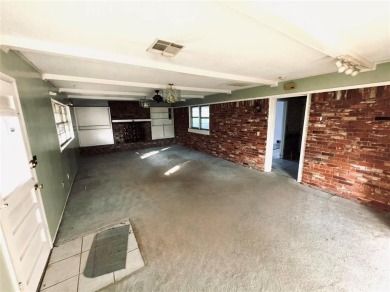 For Sale - Spacious 3 Bed / 2 Bath Home + Workshop | Midwest on Midwest City Municipal Golf Course in Oklahoma - for sale on GolfHomes.com, golf home, golf lot