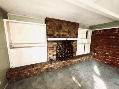 For Sale - Spacious 3 Bed / 2 Bath Home + Workshop | Midwest on Midwest City Municipal Golf Course in Oklahoma - for sale on GolfHomes.com, golf home, golf lot