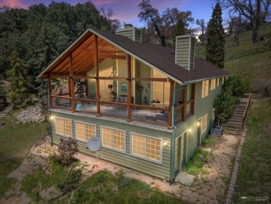First time on the market!!!! This stunning picturesque 1994 on Oak Tree Country Club in California - for sale on GolfHomes.com, golf home, golf lot
