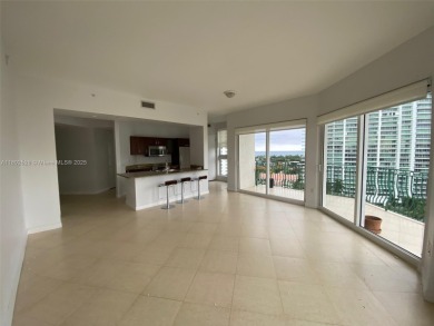 Stunning 2/2 condo in the heart of Aventura! Walk in closets in on Turnberry Isle Resort and Club in Florida - for sale on GolfHomes.com, golf home, golf lot