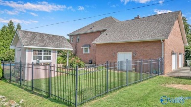 Full Brick with Pool! - Spacious 4 bedroom 3.5 bath full brick on Goose Pond Colony Resort - Lake Golf Course in Alabama - for sale on GolfHomes.com, golf home, golf lot