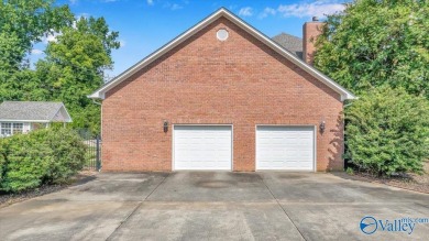 Full Brick with Pool! - Spacious 4 bedroom 3.5 bath full brick on Goose Pond Colony Resort - Lake Golf Course in Alabama - for sale on GolfHomes.com, golf home, golf lot