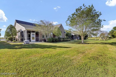 BUYER CLOSING COST PROMOTION. This meticulously maintained brick on Castle Bay Golf and Country Club in North Carolina - for sale on GolfHomes.com, golf home, golf lot