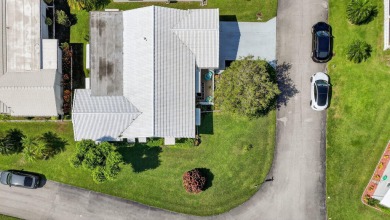 Spacious 2BR/2BA on Large Corner Lot in Leisureville! Bright and on Leisureville Community Golf Course in Florida - for sale on GolfHomes.com, golf home, golf lot