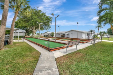 Spacious 2BR/2BA on Large Corner Lot in Leisureville! Bright and on Leisureville Community Golf Course in Florida - for sale on GolfHomes.com, golf home, golf lot