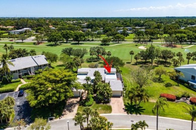 Sun-filled 2-bedroom villa with views of the golf course on Hunters Run Golf and Country Club in Florida - for sale on GolfHomes.com, golf home, golf lot