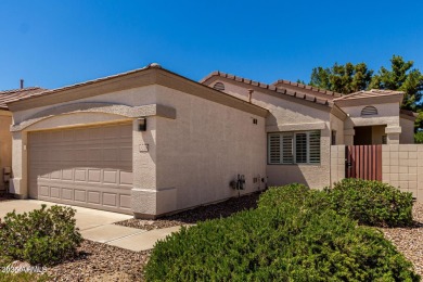 Beautiful patio home in the gated golf community of Ravenswood! on Raven Golf Club At South Mountain in Arizona - for sale on GolfHomes.com, golf home, golf lot