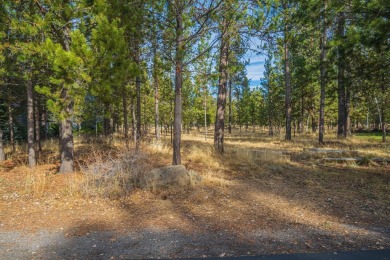 Discover one of the last remaining opportunities to build your on Sunriver Woodlands Golf Course in Oregon - for sale on GolfHomes.com, golf home, golf lot