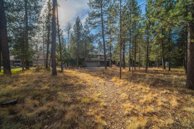 Discover one of the last remaining opportunities to build your on Sunriver Woodlands Golf Course in Oregon - for sale on GolfHomes.com, golf home, golf lot