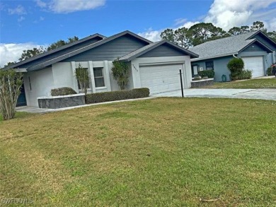 Experience the easy going lifestyle of living in Sebring Florida on Golf Hammock Country Club in Florida - for sale on GolfHomes.com, golf home, golf lot