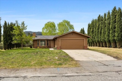 This beautifully updated 3-bedroom, 2-bathroom home offers 1,214 on Oak Tree Country Club in California - for sale on GolfHomes.com, golf home, golf lot