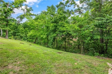 Welcome to your private escape in Bella Vista, Arkansas! Tucked on Bella Vista Country Club - Highlands in Arkansas - for sale on GolfHomes.com, golf home, golf lot