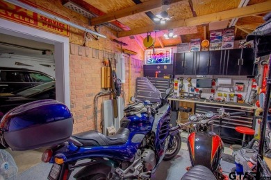 Welcome to this Traditional, with a Modern flare, home that has on Hide-A-Way Lake Golf Course in Texas - for sale on GolfHomes.com, golf home, golf lot