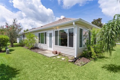 ~NO BOND~ ~2018 ROOF~ ~NO CARPET~ ~2 WALK-IN SHOWERS~ ~2016 HVAC on The Links of Spruce Creek in Florida - for sale on GolfHomes.com, golf home, golf lot
