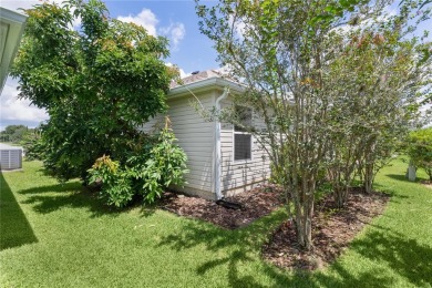 ~NO BOND~ ~2018 ROOF~ ~NO CARPET~ ~2 WALK-IN SHOWERS~ ~2016 HVAC on The Links of Spruce Creek in Florida - for sale on GolfHomes.com, golf home, golf lot