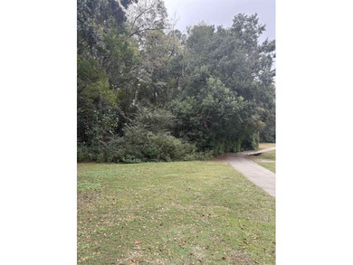 Fabulous price on a vacant and buildable lot within the very on Havana Golf and Country Club in Florida - for sale on GolfHomes.com, golf home, golf lot