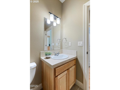 Beautifully maintained single-level home in the desirable Garden on Chinook Winds Golf Resort in Oregon - for sale on GolfHomes.com, golf home, golf lot