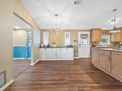 NO BOND, NO CDD! Completely renovated 2/2 Manufactured home in on El Diablo Executive Golf Course in Florida - for sale on GolfHomes.com, golf home, golf lot