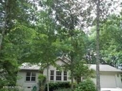 Nice three bedroom, two bath home with two car garage on Druid Hills Golf Club in Tennessee - for sale on GolfHomes.com, golf home, golf lot